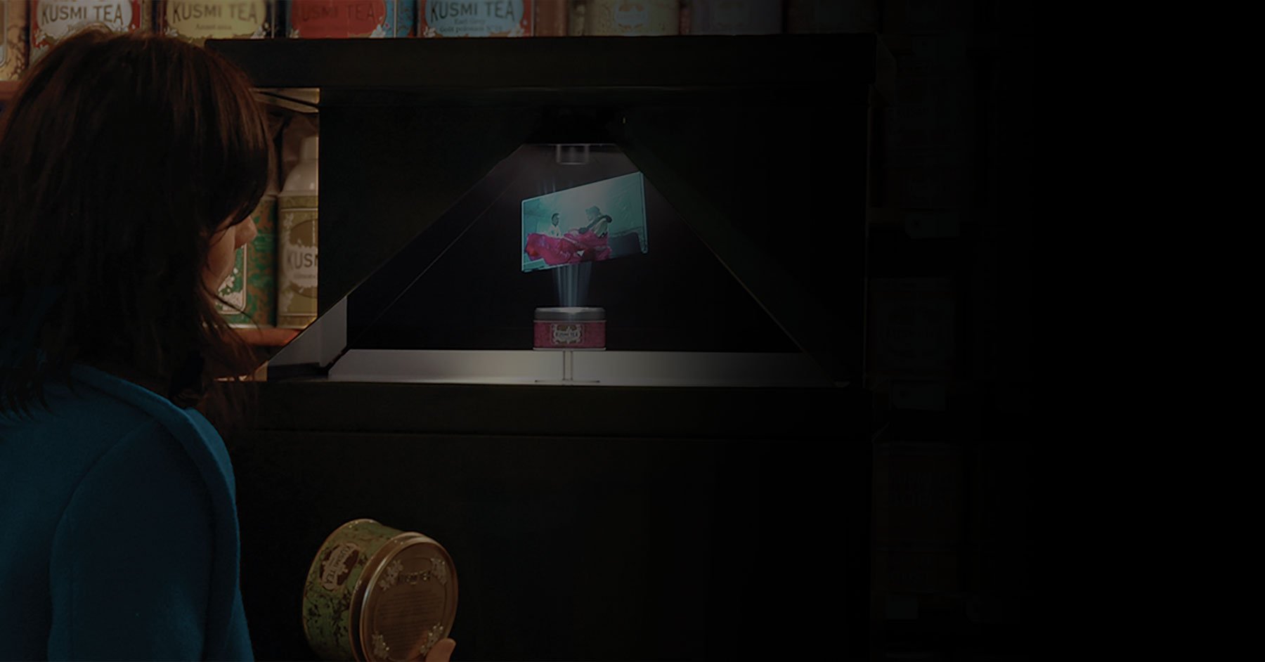 In-store marketing for Kusmi in a retail store using a 3D hologram